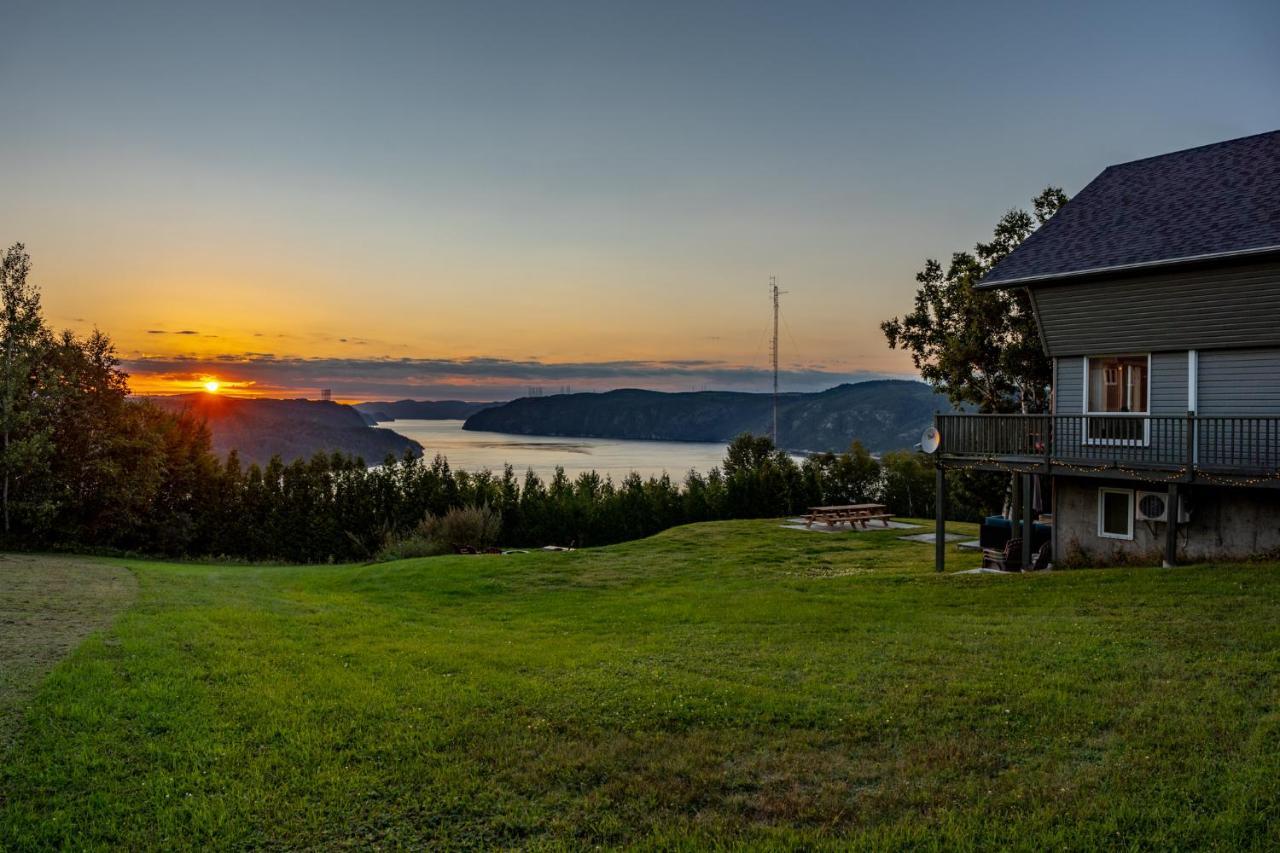 Montfjord - Chalets, Vue Spectaculaire Et Spa. Chantafjord #4 Sacre-Coeur المظهر الخارجي الصورة