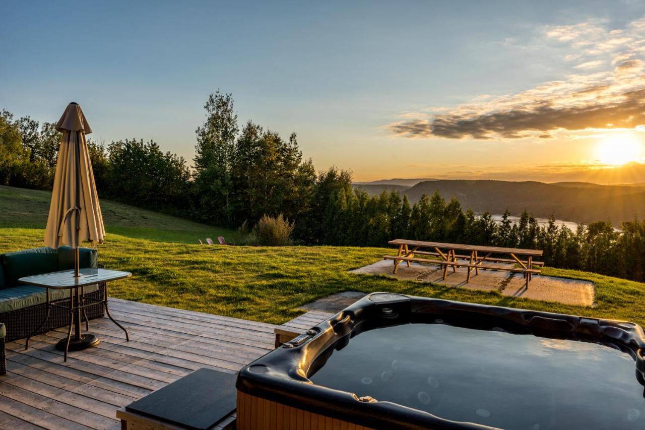 Montfjord - Chalets, Vue Spectaculaire Et Spa. Chantafjord #4 Sacre-Coeur المظهر الخارجي الصورة