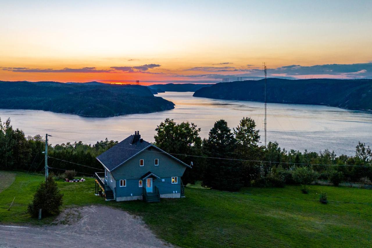 Montfjord - Chalets, Vue Spectaculaire Et Spa. Chantafjord #4 Sacre-Coeur المظهر الخارجي الصورة