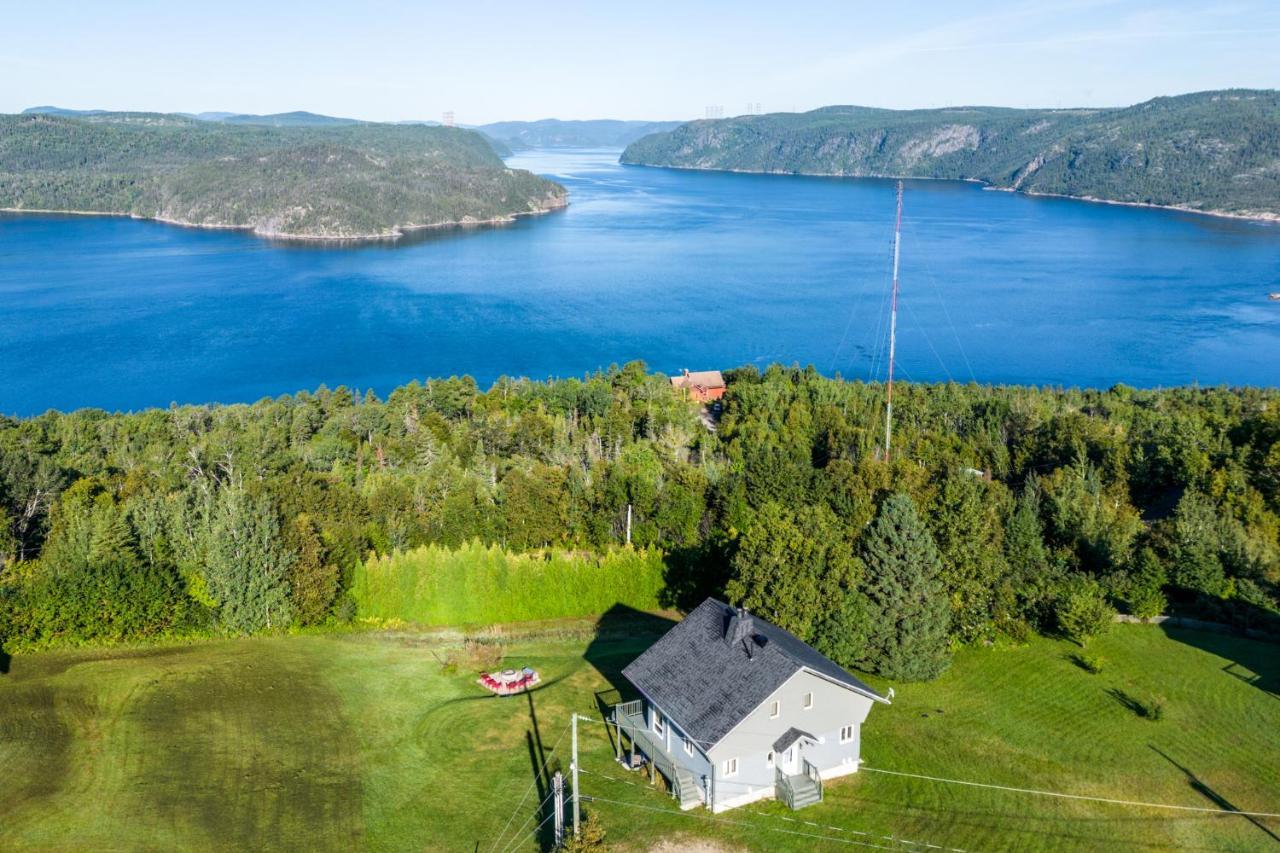 Montfjord - Chalets, Vue Spectaculaire Et Spa. Chantafjord #4 Sacre-Coeur المظهر الخارجي الصورة