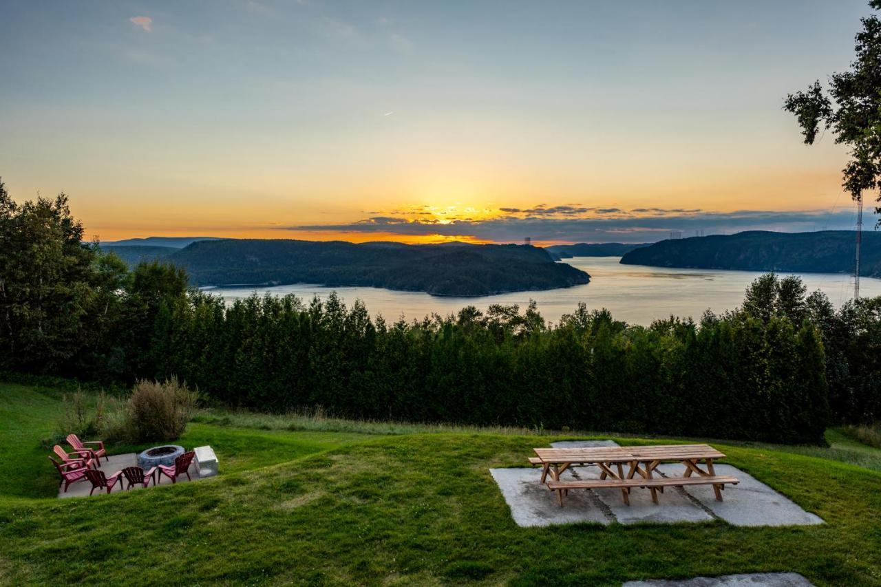 Montfjord - Chalets, Vue Spectaculaire Et Spa. Chantafjord #4 Sacre-Coeur المظهر الخارجي الصورة