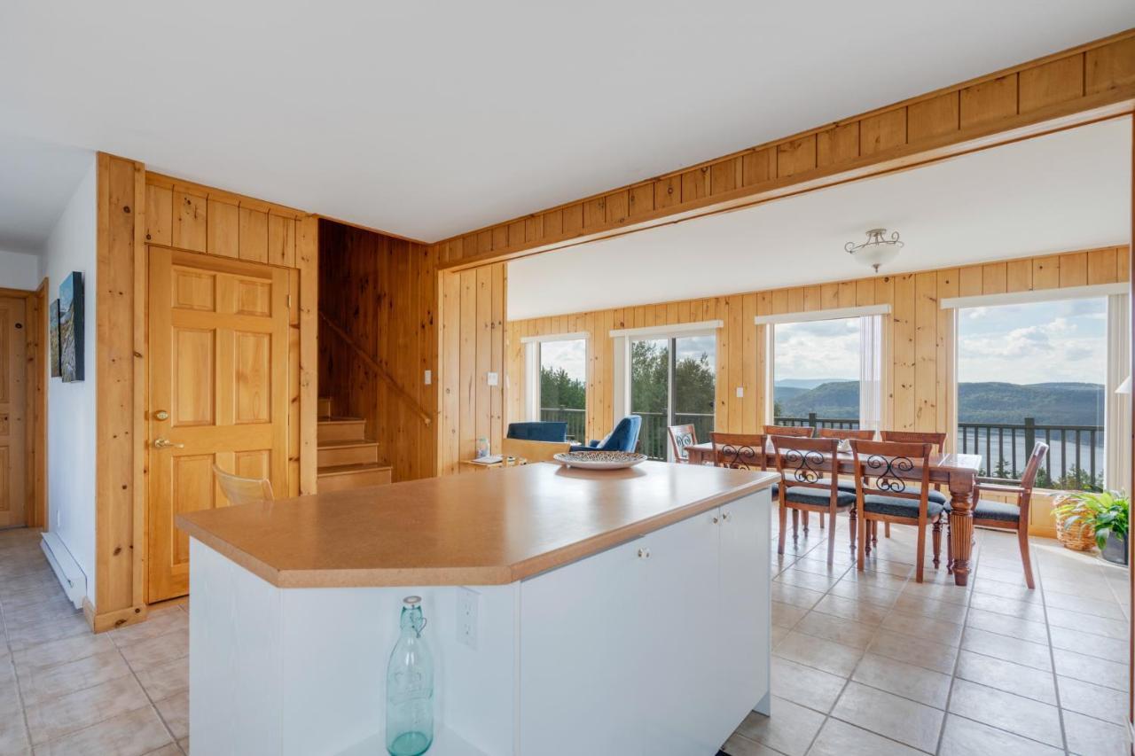 Montfjord - Chalets, Vue Spectaculaire Et Spa. Chantafjord #4 Sacre-Coeur المظهر الخارجي الصورة