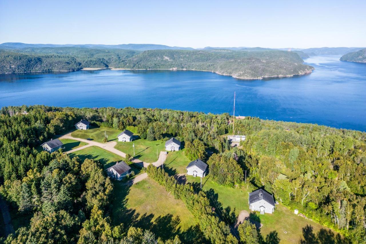 Montfjord - Chalets, Vue Spectaculaire Et Spa. Chantafjord #4 Sacre-Coeur المظهر الخارجي الصورة